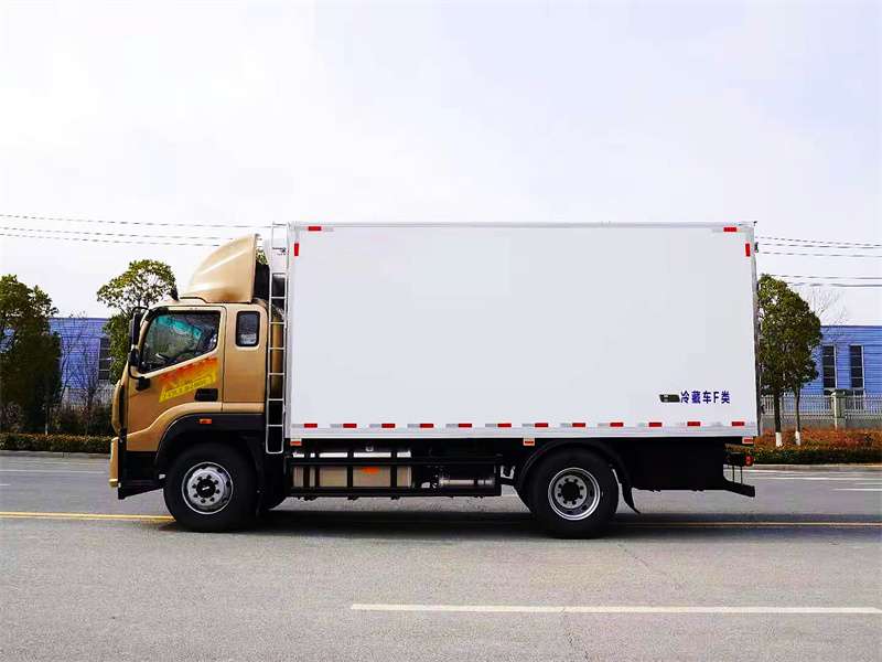 福田奧鈴大黃蜂5.3米冷藏車