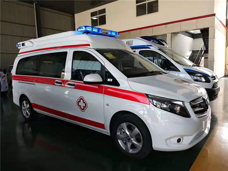 奔馳威霆豪華監護型救護車